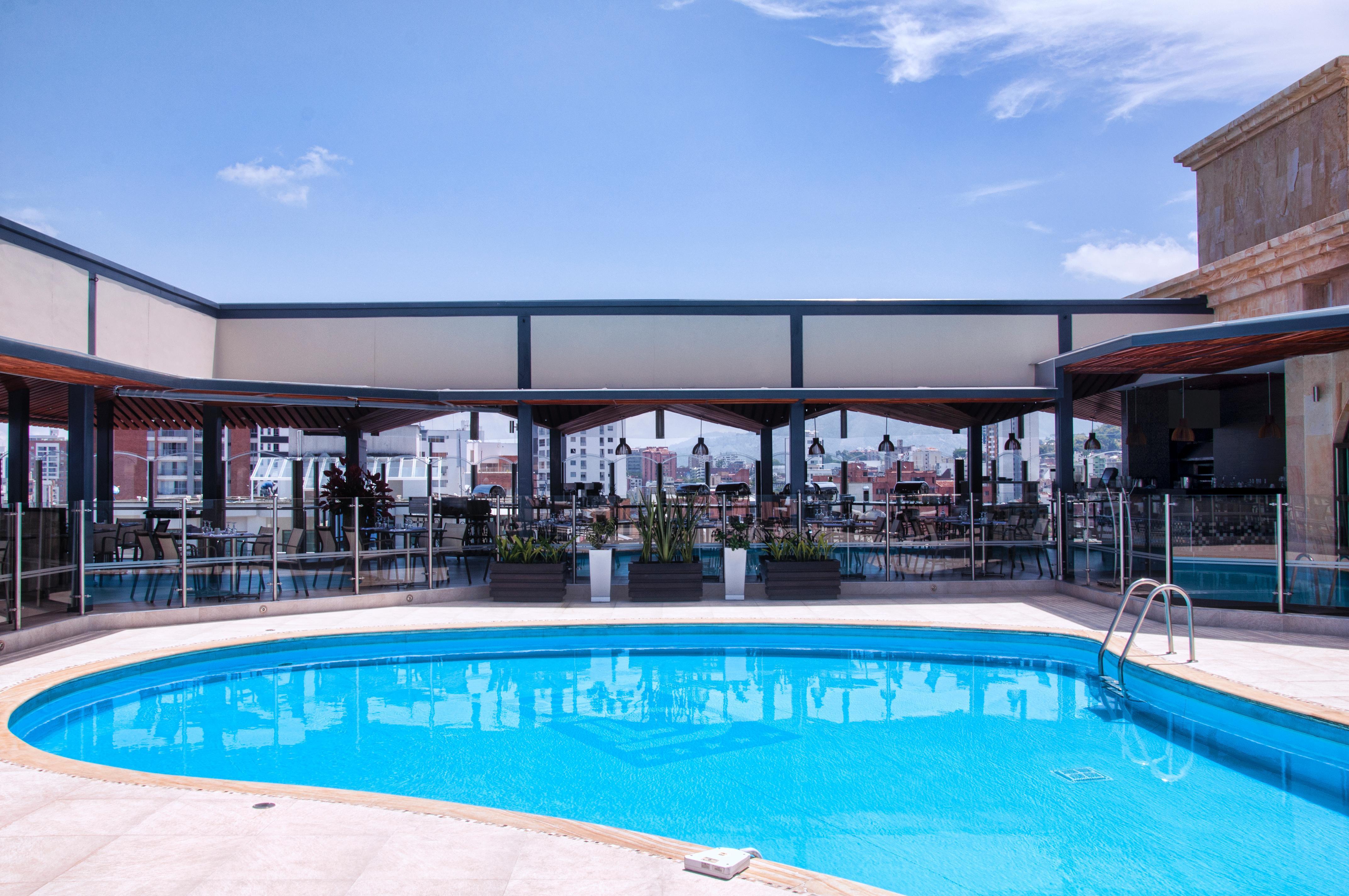 Hotel Dann Carlton Bucaramanga Exterior foto Rooftop pool