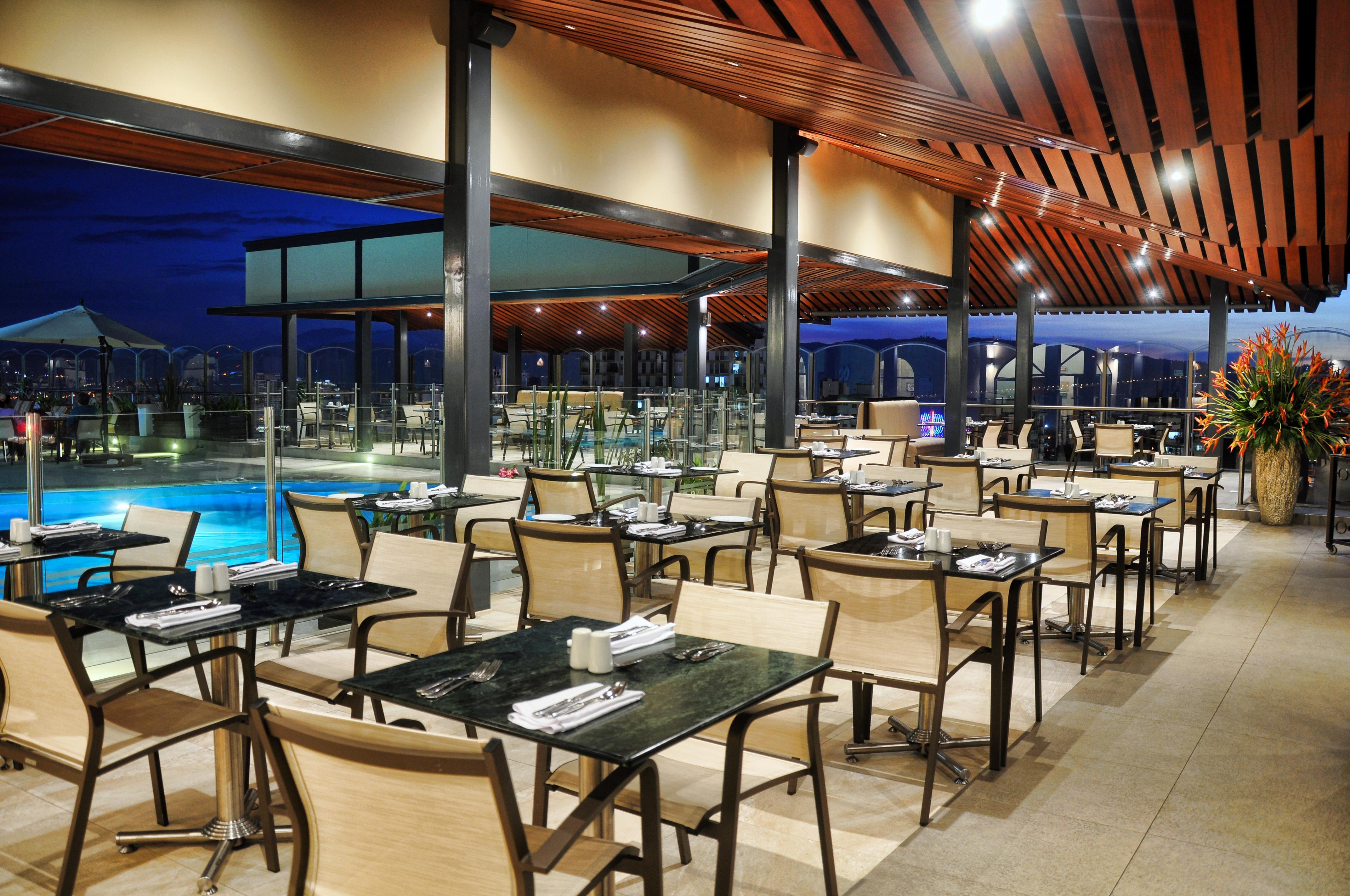 Hotel Dann Carlton Bucaramanga Exterior foto The Pool Bar