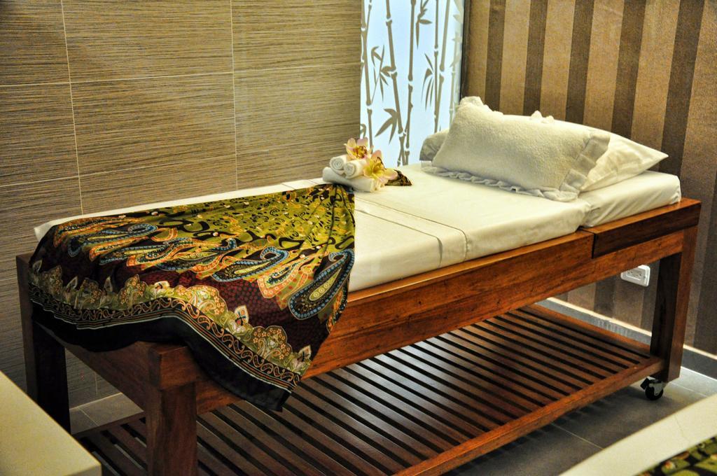 Hotel Dann Carlton Bucaramanga Exterior foto A massage table