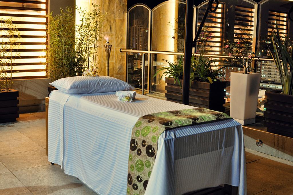 Hotel Dann Carlton Bucaramanga Exterior foto Massage table
